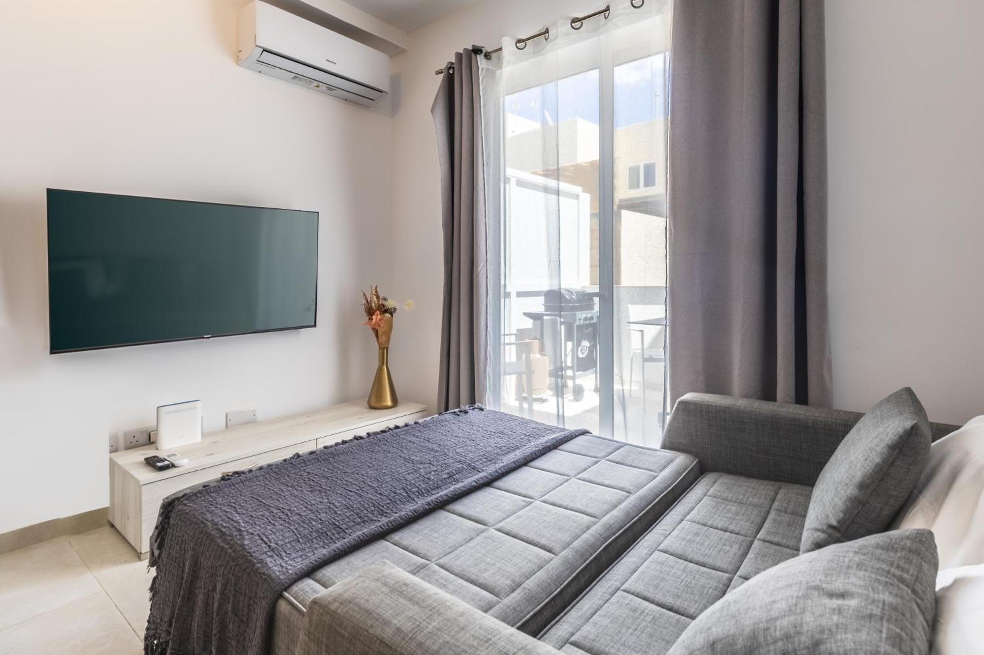Kunsu'S Apartment 5 Min Walk From St Julians San Gwann Luaran gambar